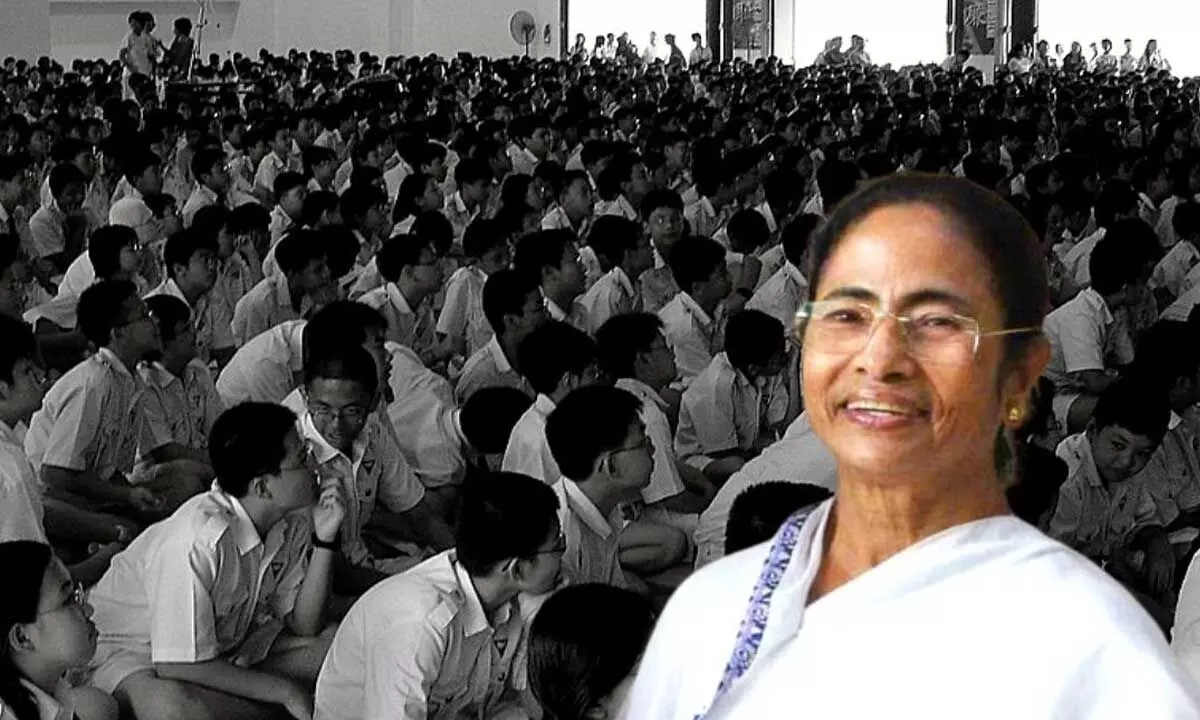 West Bengal Government Provides Student Credit Cards To Help Them Pursue Their Goals