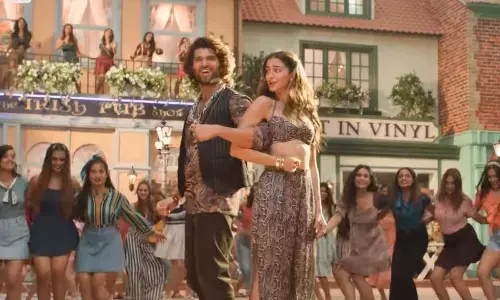 ‘Akdi Pakdi’ Video Song From Vijay And Ananya’s Liger Movie Is Out