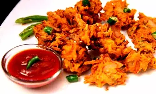 Onion Pakoda Recipe: Rainy Day Snack