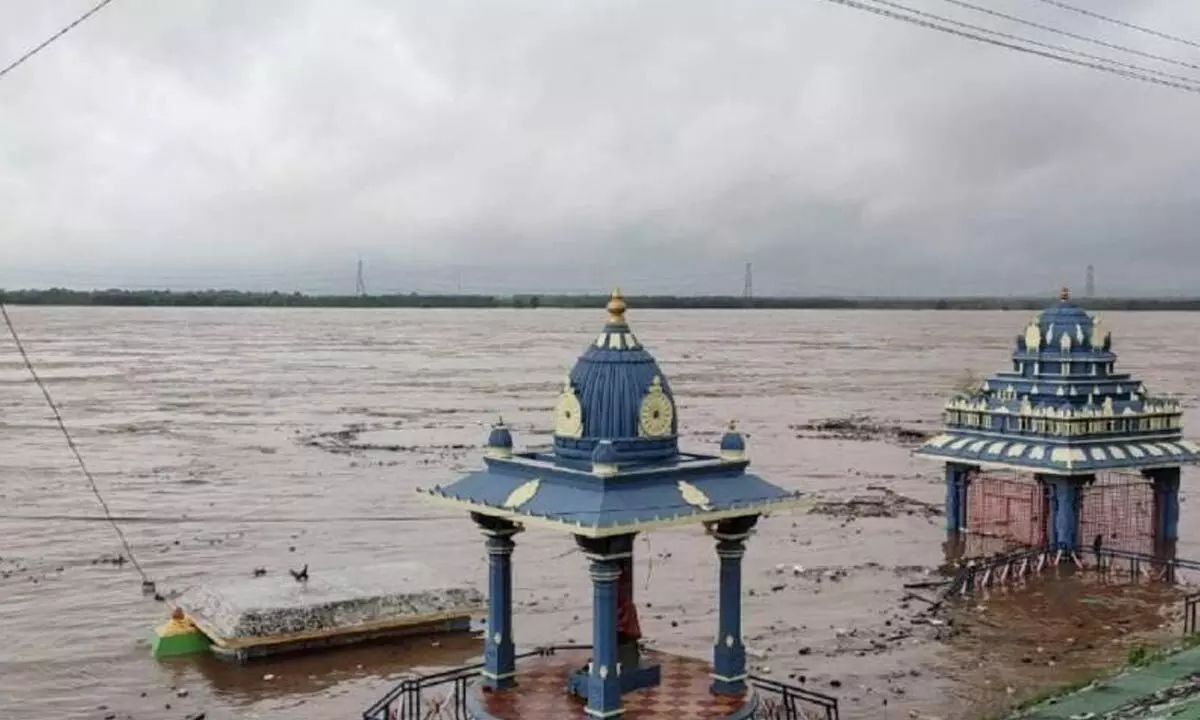 Second warning level in on force at Bhadrachalam