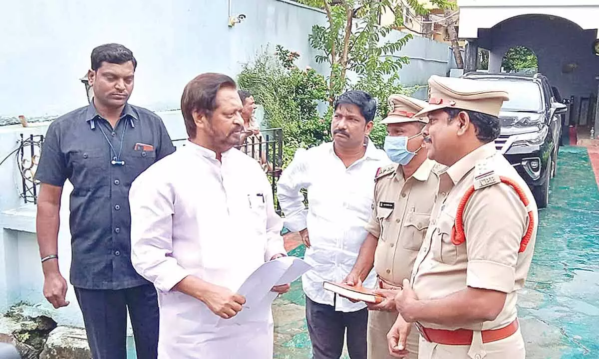 Police preventing former MP GV Harsha Kumar from going to Ravulapalem at his house in Rajamahendravaram on Wednesday