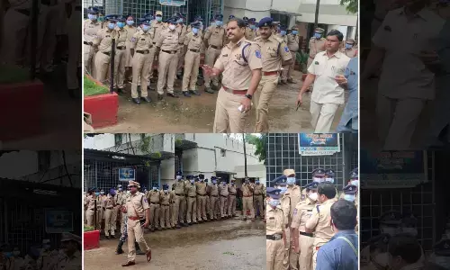 Cyberabad CP Stephen Ravindra inspects Shadnagar PS
