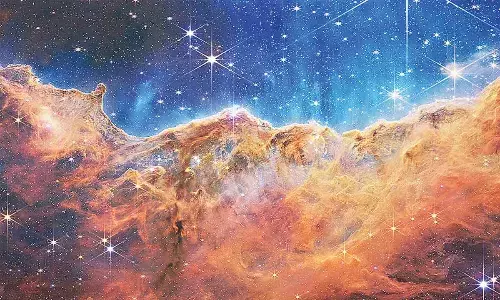 James Webb telescope detects water on distant planet