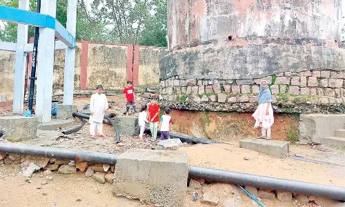 Hyderabad: Abandoned tank at Errakunta poses danger to denizens