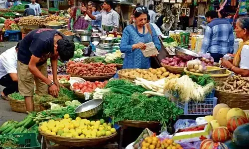 Despite higher food prices, WPI falls to 3-mth low