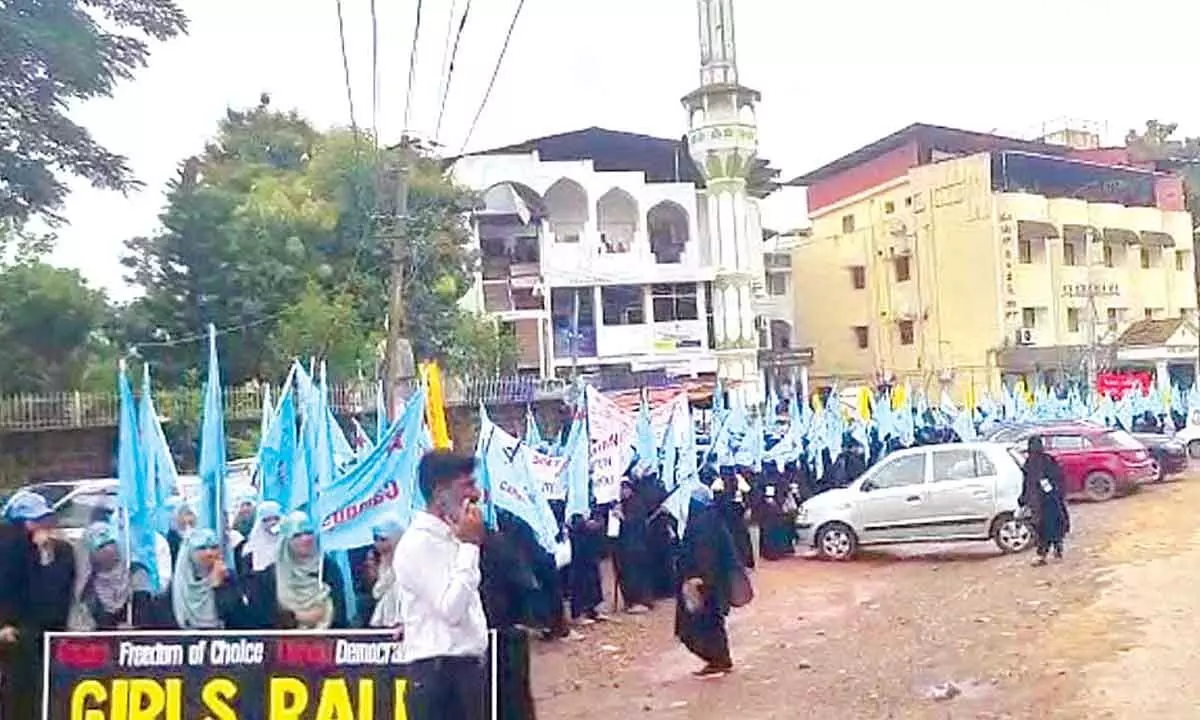 Women stage pro-hijab protest in Mangaluru