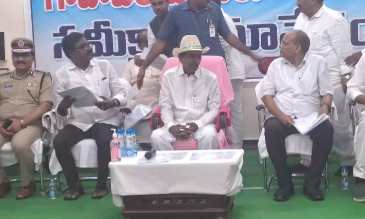 CM KCR chairs review meeting on flood situation in Bhadrachalam