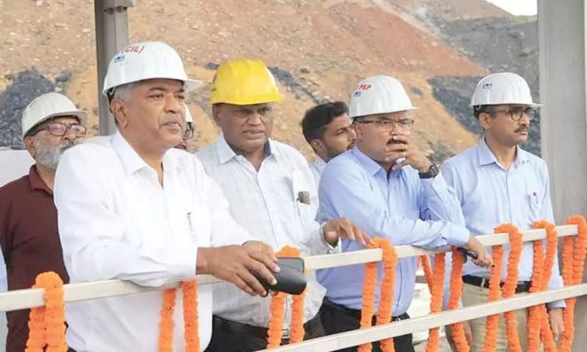 Coal India director visits MCL, appreciates performance