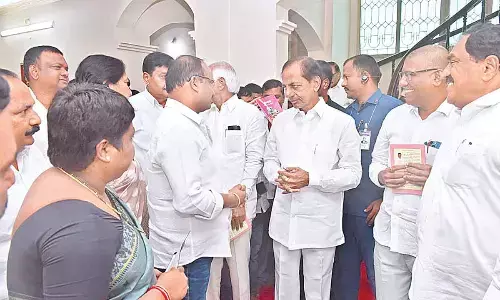 Senior TRS leader and former SAAP director Rajanala Srihari with the Chief Minister K Chandrasekhar Rao at the residence of Capt. V Laxmikantha Rao in Hanumakonda on Monday
