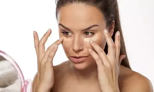 Confused between makeup brushes, sponges, fingers?