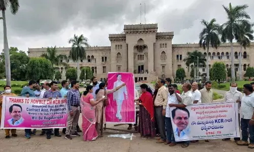 Contract varsity teachers perform ‘palabhishekam’ to CM KCR’s flexi