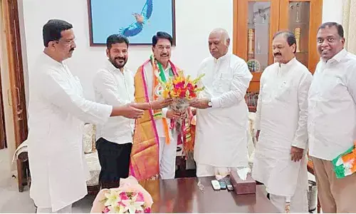 Former MLA Aligireddy joins Congress
