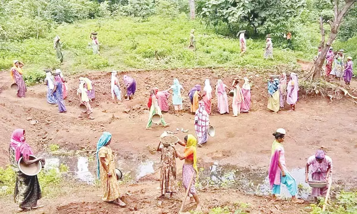 Gujarat school children given jobs under MGNREGS