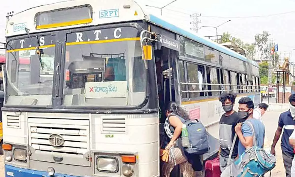 TSRTC burdening passengers with hike in luggage charges