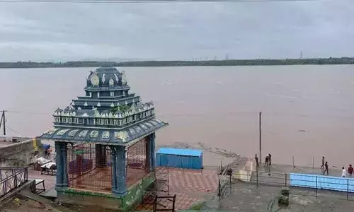 Godavari level at Bhadrachalam drops below danger mark