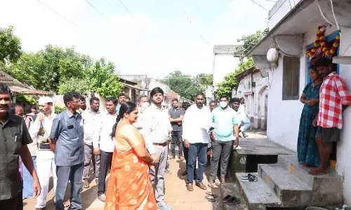 Collector asks officials to hold survey on flood-hit victims