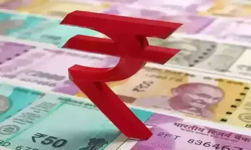 Re closes below 80/USD for 1st time