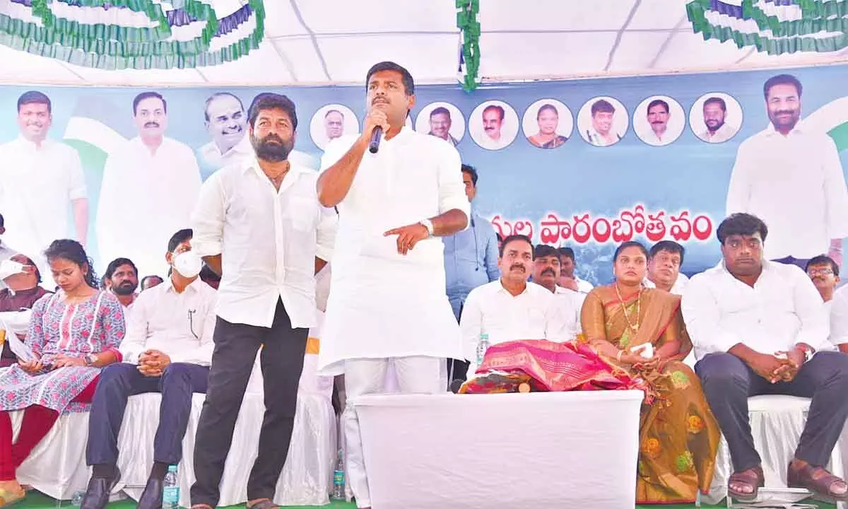 IT and industries minister Gudivada Amarnath addressing a programme at Auto Nagar in Nellore on Thursday