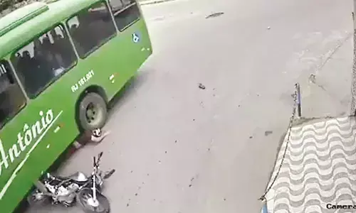 Cop posts video of man escaping death, says good helmet saves life