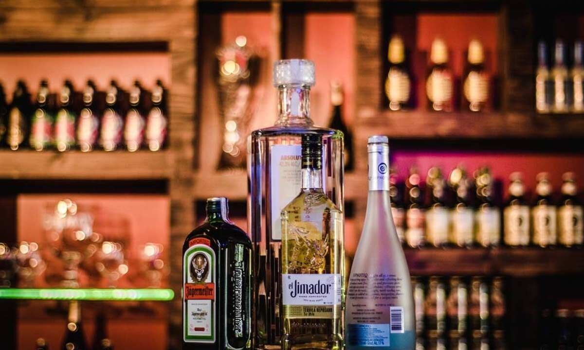 AP govt. begins application process for allotment of new bar licenses today