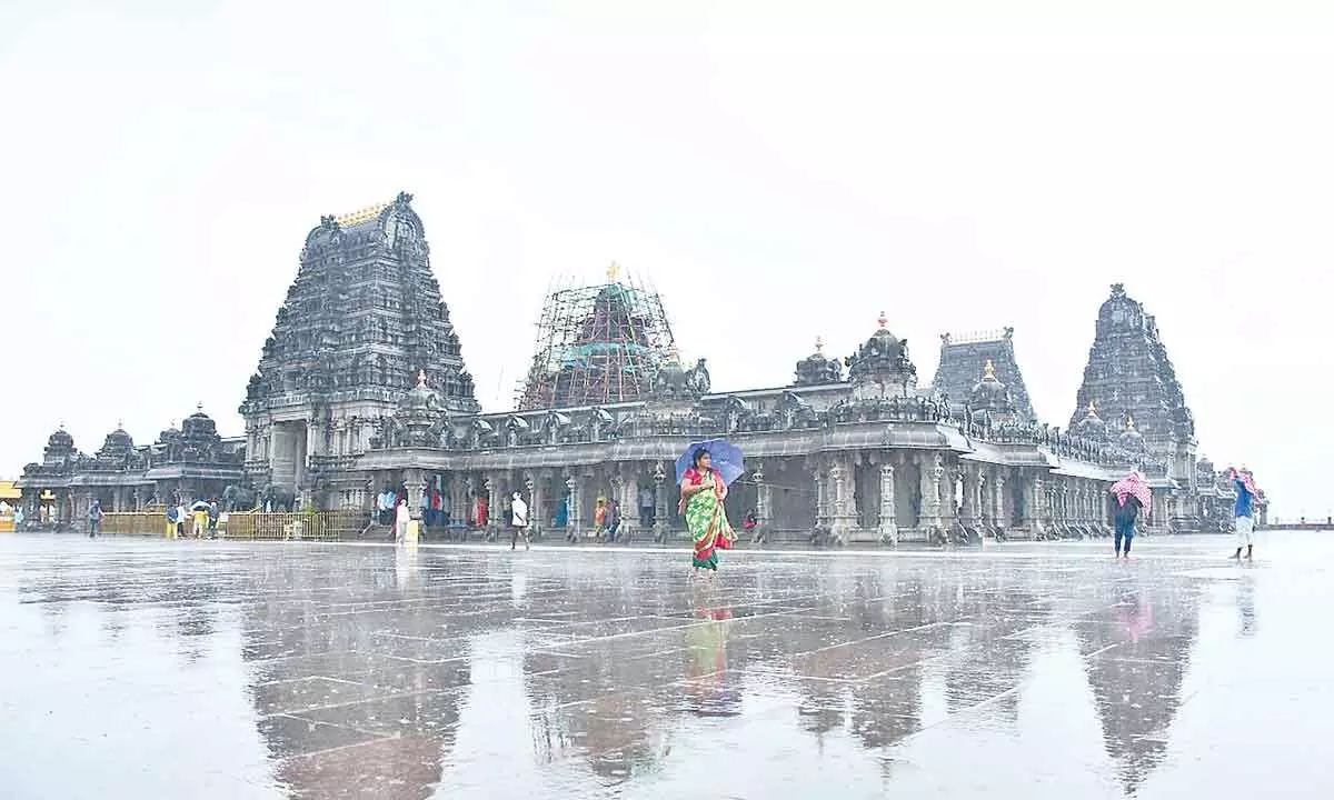 Heavy rains pound Yadadri district