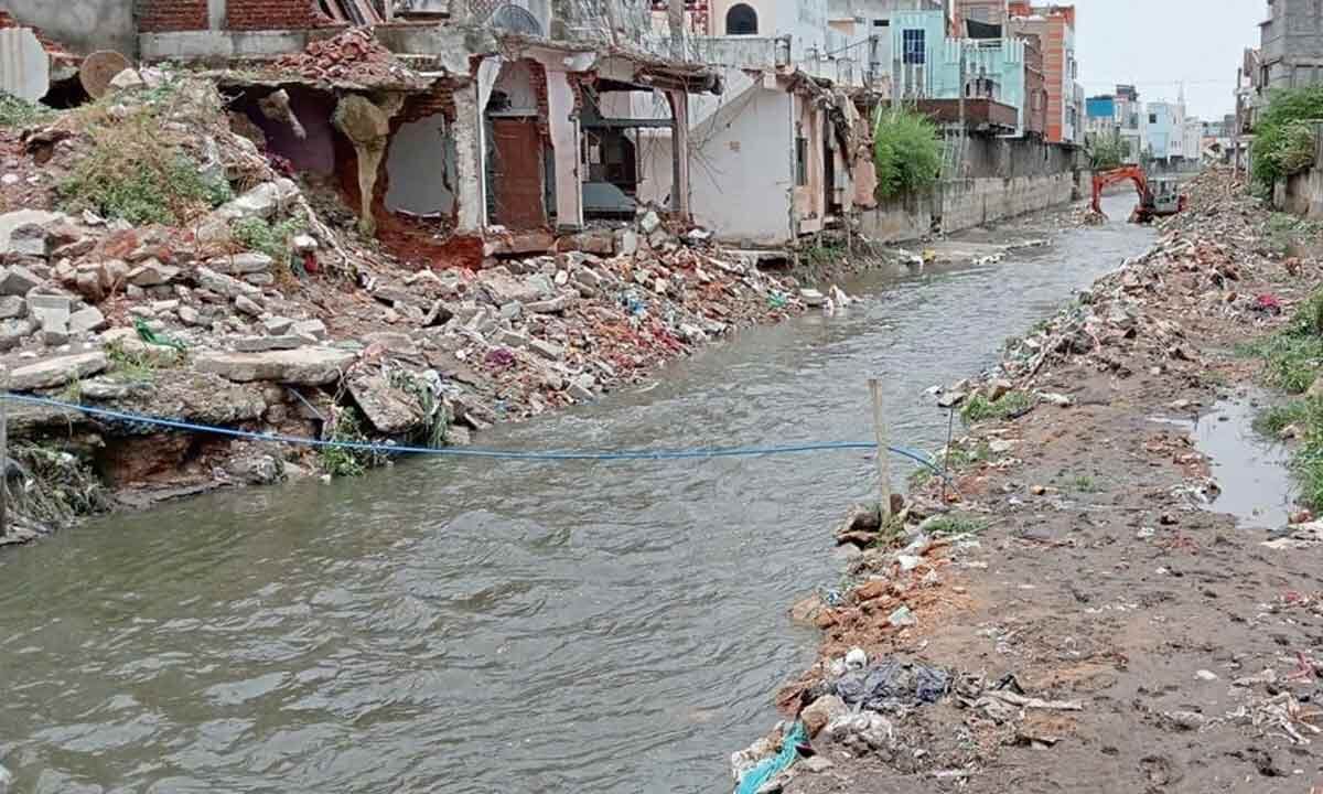 Hyderabad: GHMC checks flooding in Al-Jubail colony