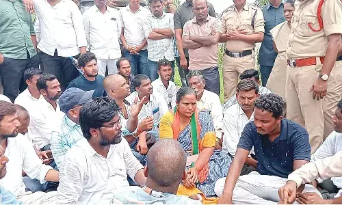 Kamareddy: Police foil BJPs flag hoisting programme in Burgul village