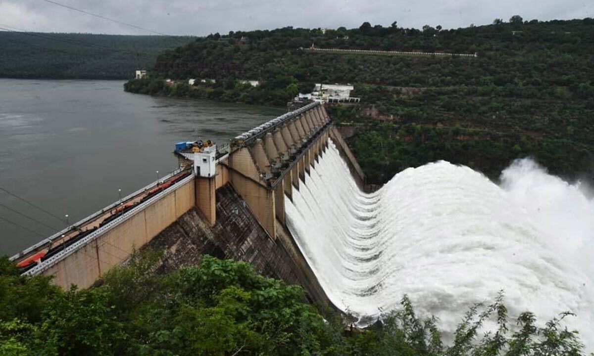 3 gates of Srisailam Dam lifted