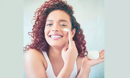 Take care of your skin around the eyes in monsoons