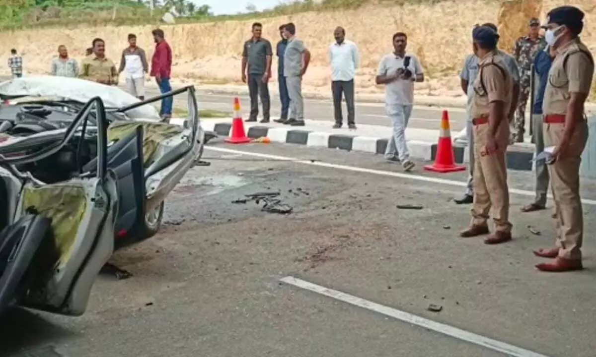 Three Karnataka Cops die in a road accident near Chittoor