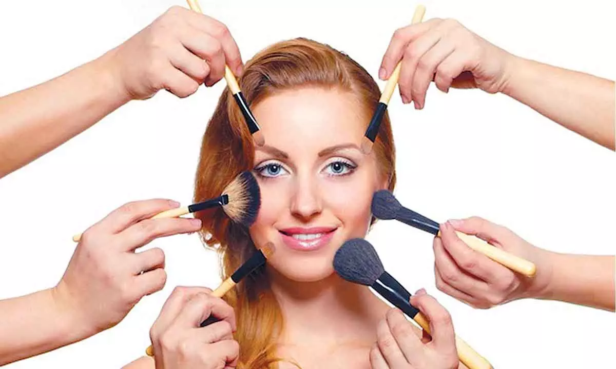 Tips for beginners on eye makeup brushes