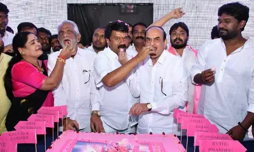 TRS ranks celebrate KTRs birthday
