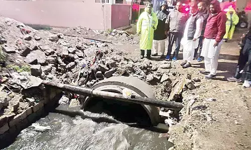 GHMC to tackle waterlogging, speeds up nala desilting works