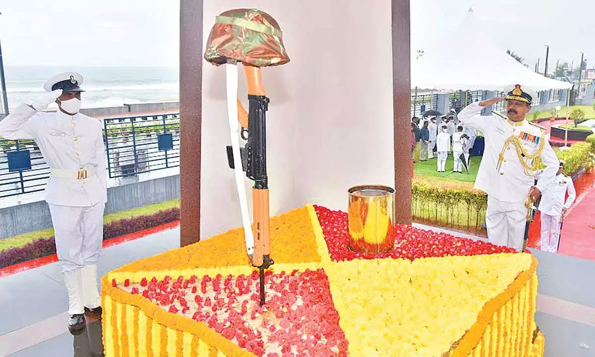 Director General Naval Projects, Visakhapatnam, Vice Admiral Sreekumar Nair paying homage to Kargil war heroes in a solemn wreath laying ceremony at War Memorial in Visakhapatnam on Tuesday