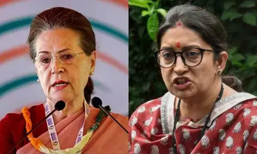 Sonia Gandhi, Smriti Irani