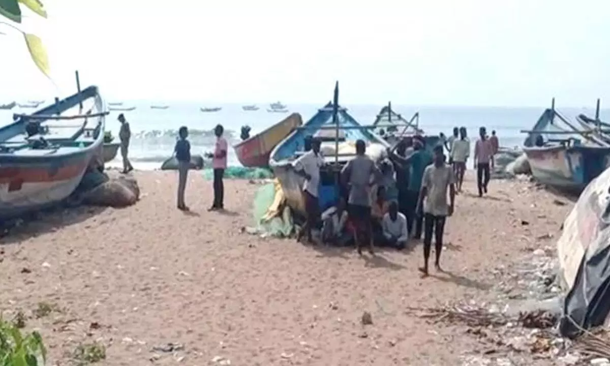 Tension grips at Visakhapatnam coast ovee use of ring nets for fishing