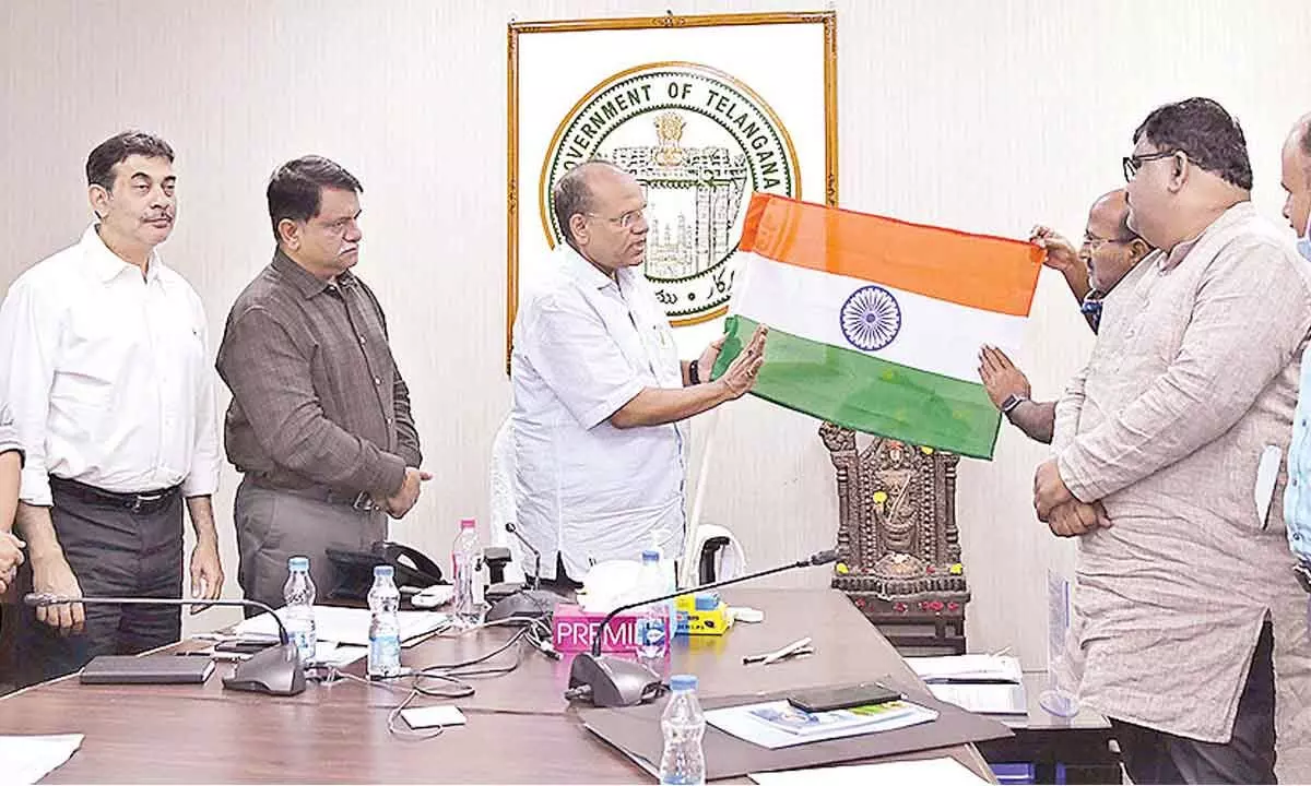 One crore flags to be distributed across State to mark Independence Day