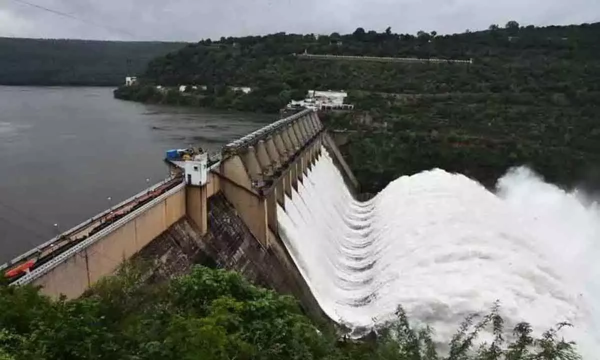 Andhra Pradesh: Water level increased to Srisailam project