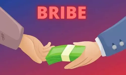 ACB sleuths catches Veternary ADA red-handedly while accepting bribe in East Godavari