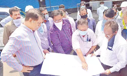 Hyderabad: Govt plans to lay roads to boost connectivity to city