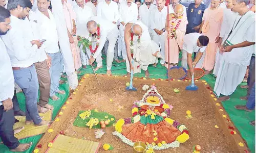 Harish performs Bhoomi Puja for Hare Krishna cultural centre