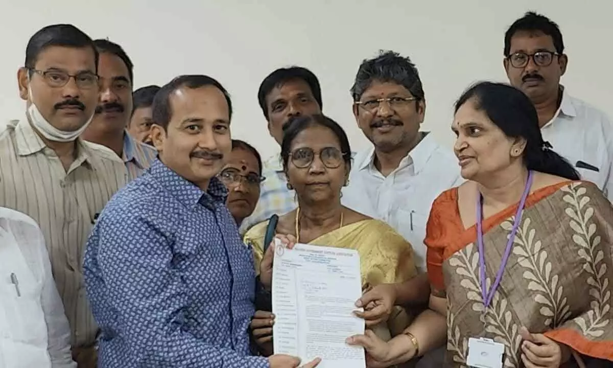 Amaravati JAC leaders submitting a representation to Muddada Ravichandra, the Principal Secretary, Medical and Health department at his office in Vijayawada on Monday