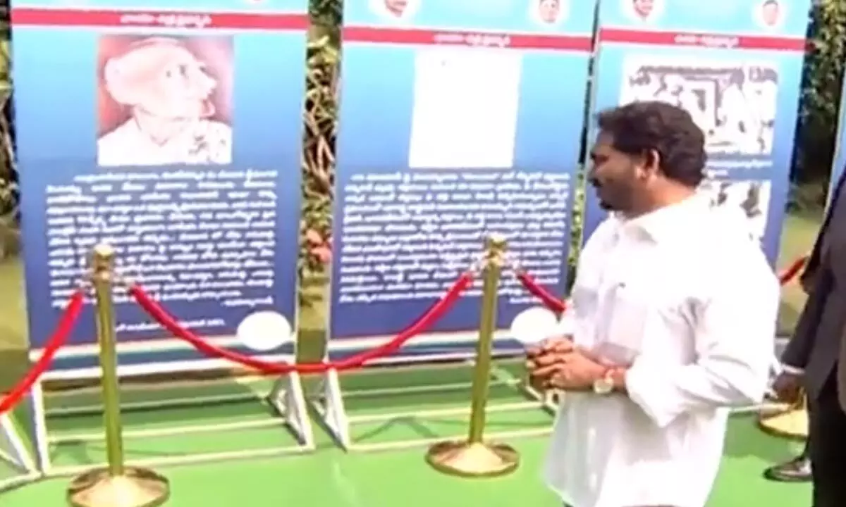 YS Jagan pays tribute to Pingali Venkaiah, says he made the country proud