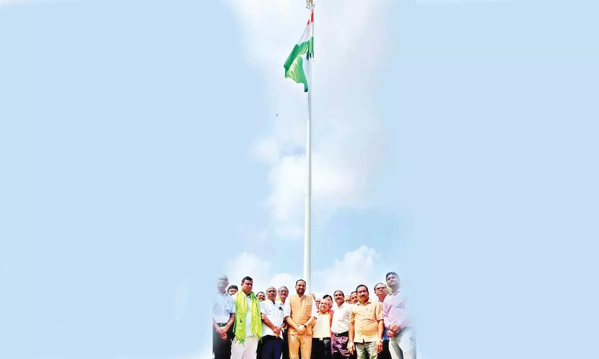 District Collector Srikesh B Lathakar unfurled 105 feet length national flag during rehearsal on Tuesday