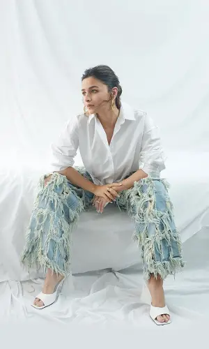 Darlings Actress Alia Bhatt’s Modish Fashion Tale…