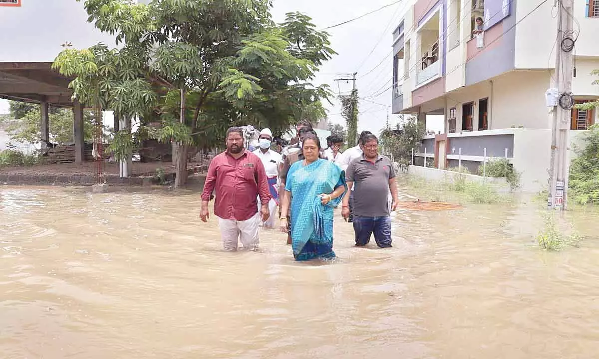 Municipal Corporation(GWMC) Mayor Gundu Sudha Rani inspected low lying areas in Warangal on Wednesday Photo: G. Shyam Kumar