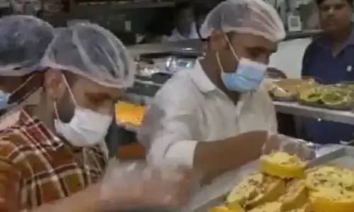 Shop In Agra Selling Is Golden Ghevar For Rs 25,000 Per Kg