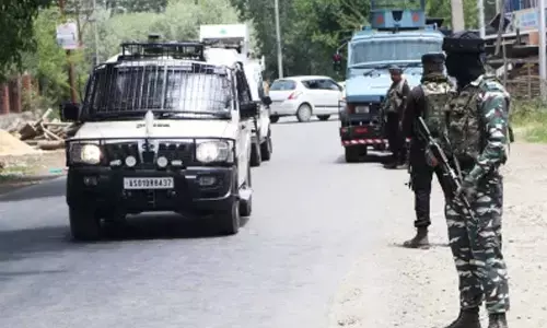 Soldier, civilian injured in Kulgam encounter