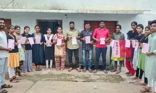 AISFI  members campaigning to make 17th district Mahasabha a grand success in Mahbubnagar on Friday