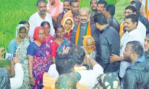 Give KCR Musi water bath: Bandi Sanjay Kumar to people